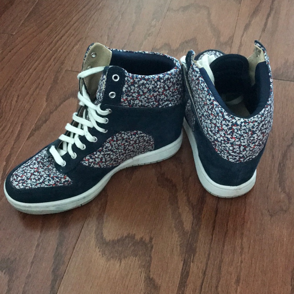 Patterned platform sneakers - Picture 2 of 3